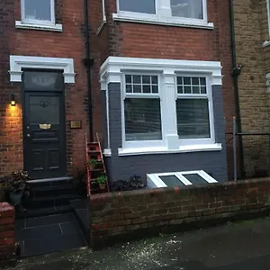 Vere House, 1, Spacious & Great Location Apartment Scarborough